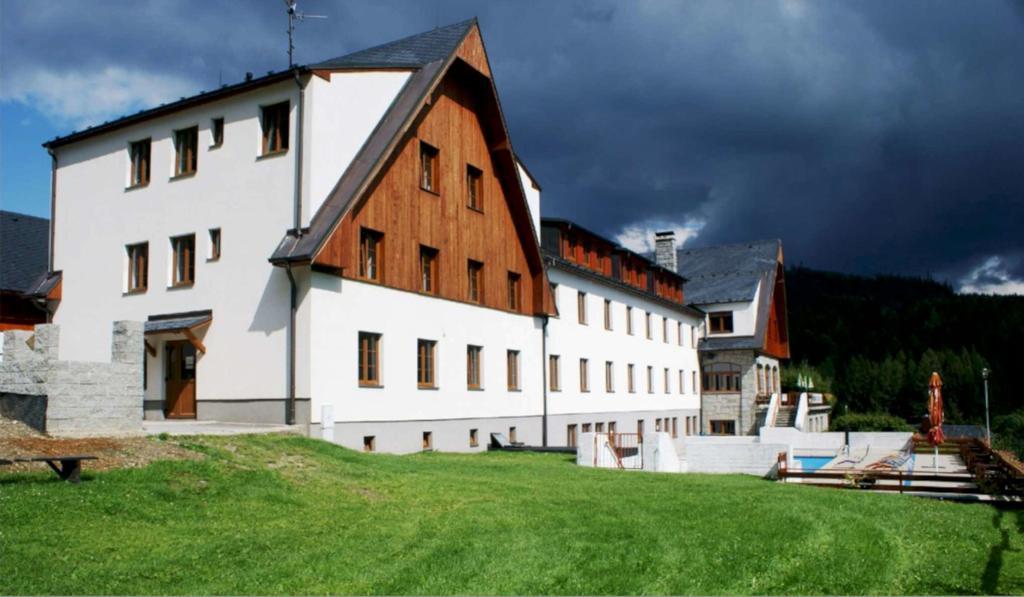 Horsky Hotel Koprivna มาลา โมราฟกา ภายนอก รูปภาพ